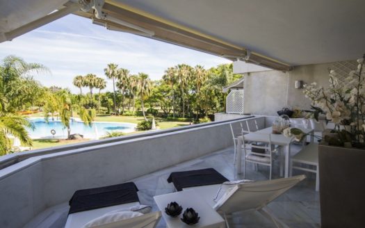 4 bedrooms Apartment in Nueva Andalucia