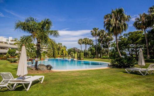 4 bedrooms Apartment in Nueva Andalucia