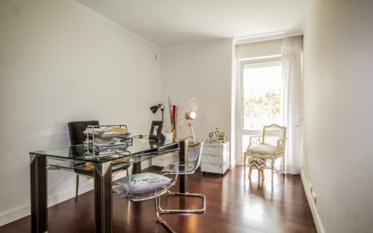 4 bedrooms Apartment in Nueva Andalucia