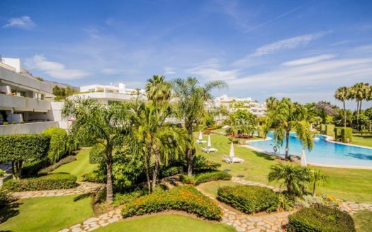 4 bedrooms Apartment in Nueva Andalucia