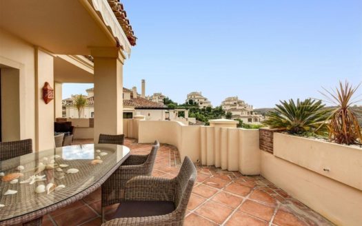 3 bedrooms Apartment in Benahavis