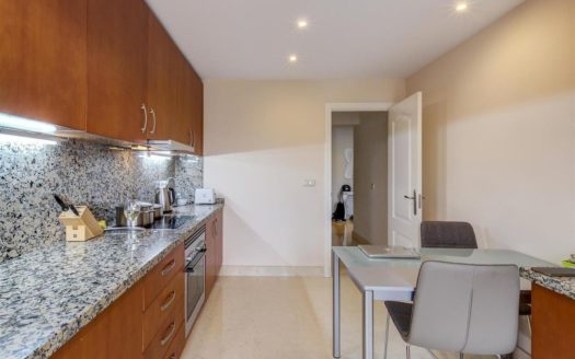 3 bedrooms Apartment in Benahavis