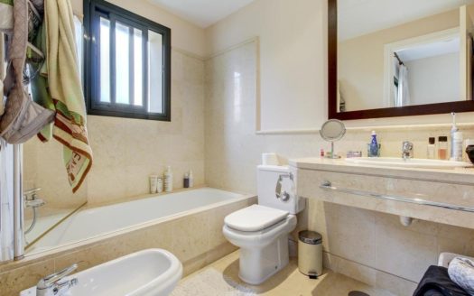 3 bedrooms Apartment in Benahavis