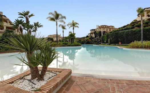 3 bedrooms Apartment in Benahavis