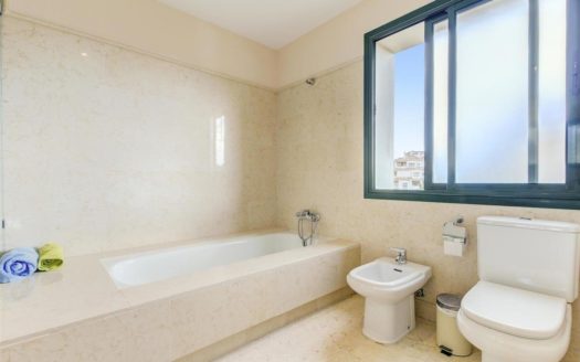 3 bedrooms Apartment in Benahavis