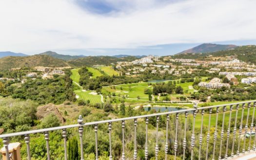Adosado de 3 dormitorios en  Benahavis