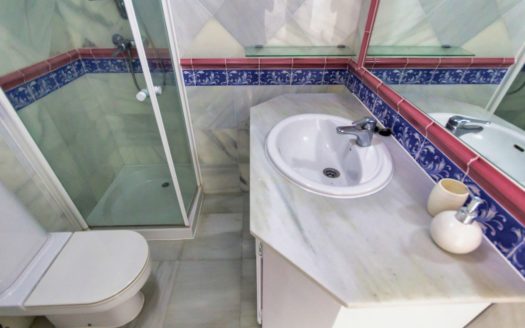 Adosado de 3 dormitorios en  Benahavis