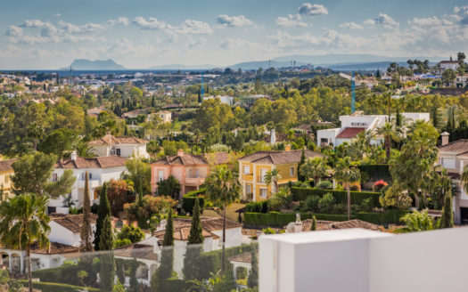 Ático de 4 dormitorios en Nueva Andalucia