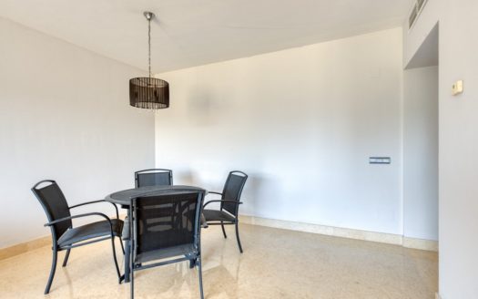 Apartamento de 2 dormitorios en  Benahavis