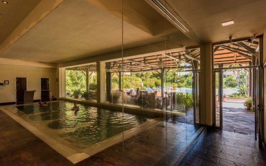 Apartamento de 2 dormitorios en  Benahavis