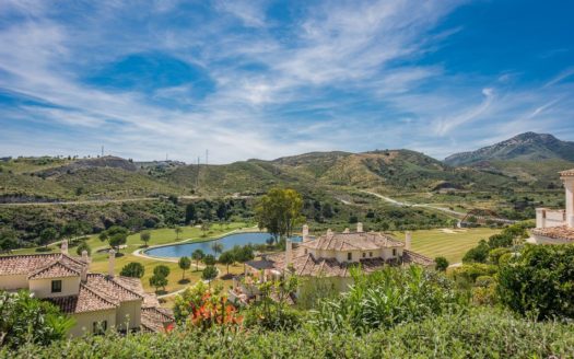 Apartamento de 2 dormitorios en  Benahavis