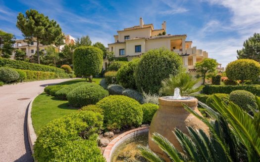 Apartamento de 2 dormitorios en  Benahavis