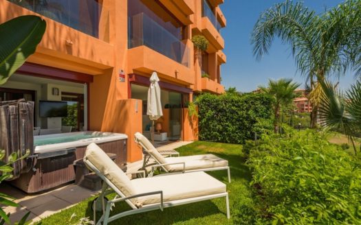 Apartamento de 2 dormitorios en  Benahavis