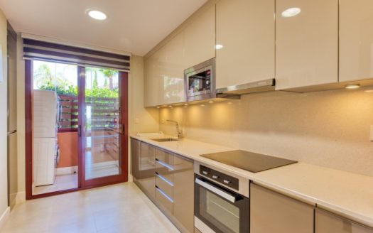 Apartamento de 2 dormitorios en  Benahavis