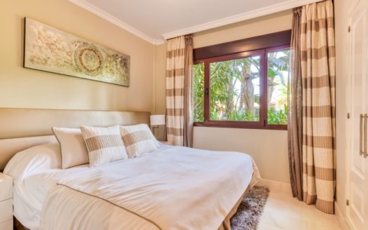 Apartamento de 2 dormitorios en  Benahavis