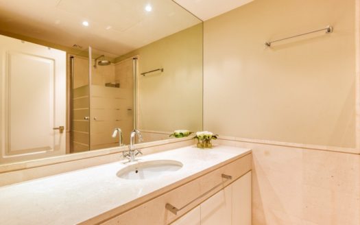 Apartamento de 2 dormitorios en  Benahavis