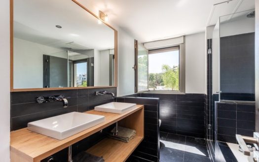 Apartamento de 2 dormitorios en  Benahavis