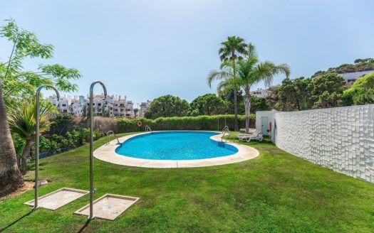 Apartamento de 2 dormitorios en  Benahavis