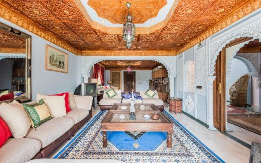 Villa de 8 dormitorios en Torrenueva