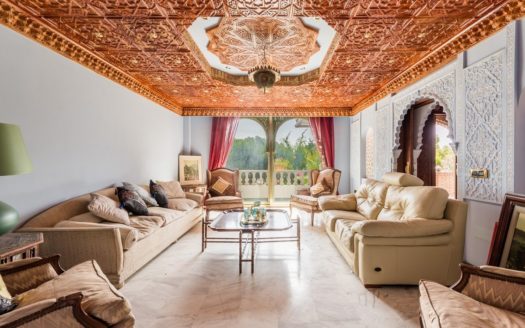 Villa de 8 dormitorios en Torrenueva