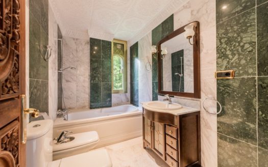 Villa de 8 dormitorios en Torrenueva