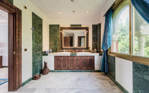 Villa de 8 dormitorios en Torrenueva