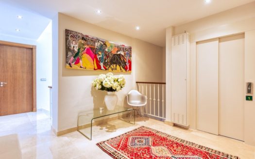 Villa de 5 dormitorios en  Benahavis