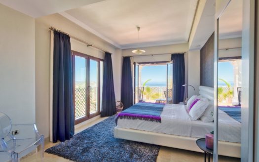 Villa de 5 dormitorios en  Benahavis