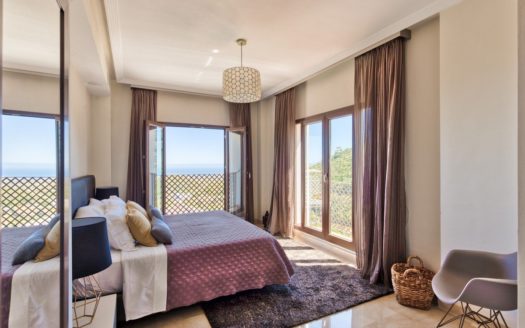 Villa de 5 dormitorios en  Benahavis