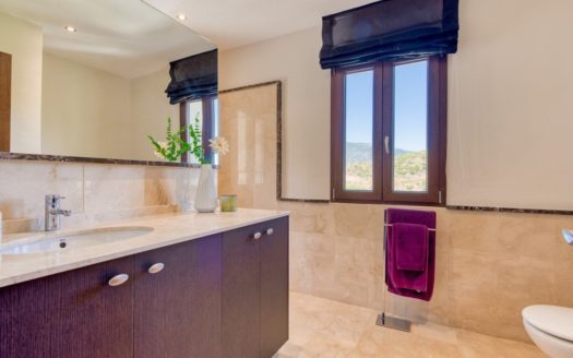 Villa de 5 dormitorios en  Benahavis