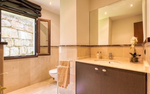 Villa de 5 dormitorios en  Benahavis