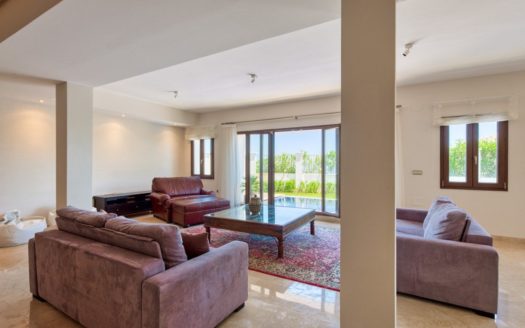 Villa de 5 dormitorios en  Benahavis