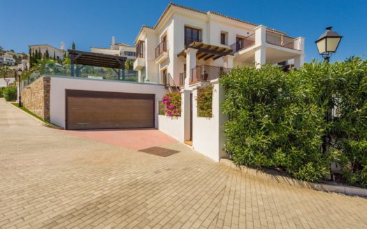 Villa de 5 dormitorios en  Benahavis