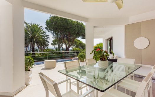 Villa de 5 dormitorios en Nueva Andalucia