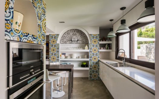 Villa de 5 dormitorios en Nueva Andalucia