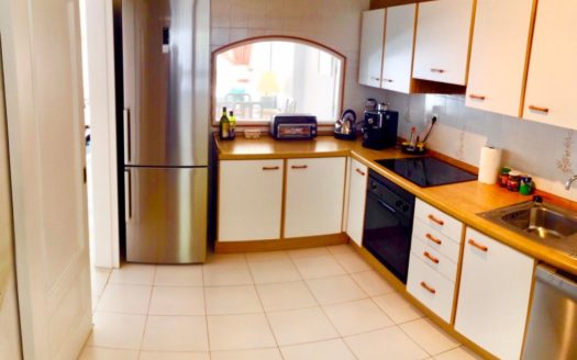Apartamento de 3 dormitorios en  Benahavis