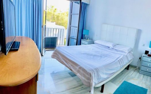 Apartamento de 3 dormitorios en  Benahavis