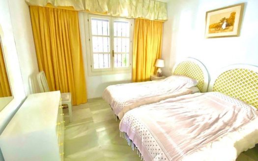 Apartamento de 3 dormitorios en  Benahavis