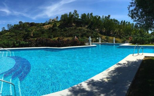 Apartamento de 3 dormitorios en  Benahavis