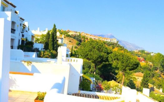 Apartamento de 3 dormitorios en  Benahavis