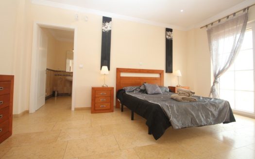 Villa de 6 dormitorios en La Mairena