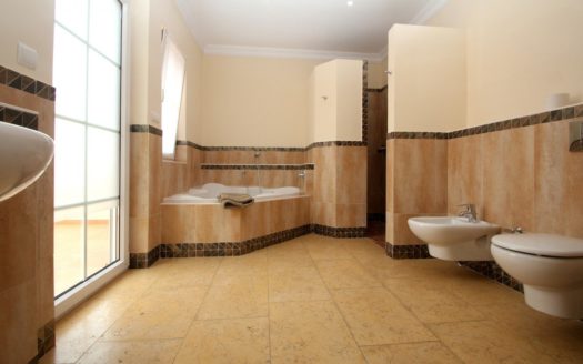 Villa de 6 dormitorios en La Mairena