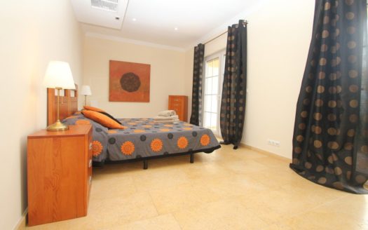 Villa de 6 dormitorios en La Mairena