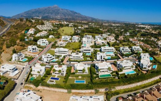 Villa de 5 dormitorios en Nueva Andalucia