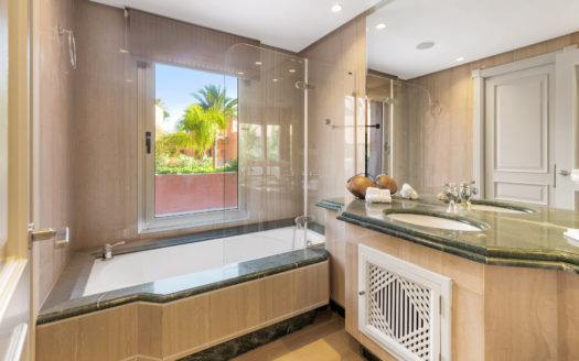 3 bedrooms Apartment in Los Monteros Playa
