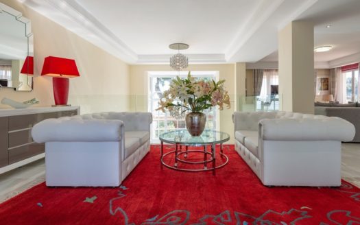 Villa de 6 dormitorios en La Mairena