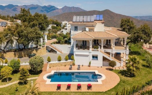 Villa de 6 dormitorios en La Mairena