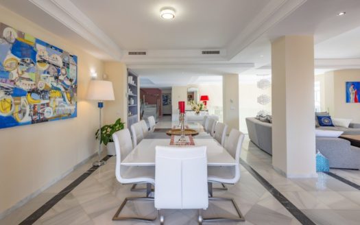 Villa de 6 dormitorios en La Mairena