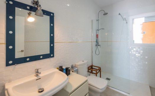 Villa de 6 dormitorios en La Mairena