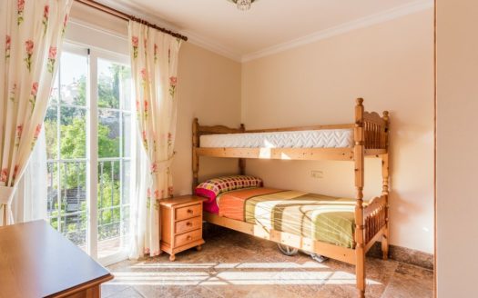 Villa de 7 dormitorios en  Benahavis